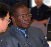 [포토] 경청하는 조셉 아고 주한가나대사