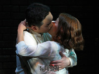 [포토] 이윤지-서현우, 격렬한 키스신