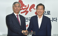 [포토] 자유한국당 홍준표 대표 찾은 추궈홍 주한중국대사
