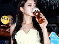 [포토] 생맥주 마시는 경리