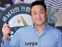[포토] 술로라이프 구성환, 와인잔 든 상남자