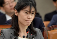 [포토] 질문에 답하는 김외숙 법제처장