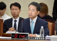 [포토] 질문에 답하는 박능후 보건복지부 장관 후보자