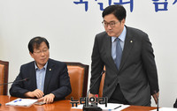 [포토] 원내대책회의 참석한 우원식 원내대표