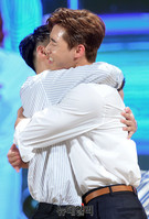 [포토] 포옹하는 강하늘-박서준