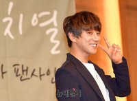 [포토] 팬들 만난 황치열