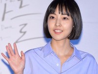 [포토] 영화 '여자들' 전소니, 반가운 손인사