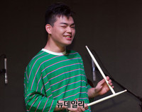 [포토] '더이스트라이트' 이석철, 리더의 깜찍한 윙크