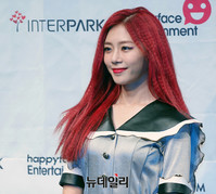 [포토] 드림캐쳐 지유, 섹시한 '레드 헤어'