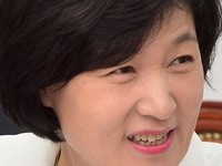 [포토] 휴가 다녀온 추미애, 환한 미소