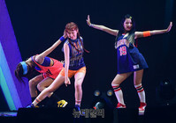 [포토] 댄스 맡은 위키미키 리나