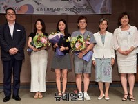 [포토] 장학금 수여받은 이승만학당 우수수료자