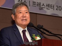 [포토] 수상소감 밝히는 안병훈 기파랑 회장