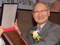 [포토] 밝게 웃는 이승윤 전 경제부총리