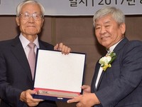 [포토] 특별상 수상한 서경석 목사