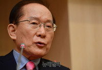 [포토] 회고록 출간한 이회창 전 한나라당 총재