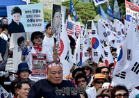 [포토] 자유한국당으로 몰려온 대한애국당