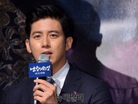 [포토] 고수, 영화 남한산성으로 스크린 복귀