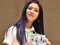 [포토] 상큼한 보라색 머리로 나타난 다이아 주은