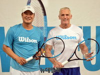 [포토] 나란히 선 이형택-마이클 콜란