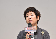 [포토] 사회보는 방송인 김미화