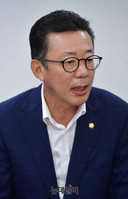 [포통] 최저임금 관련 토론회 주관한 홍철호 의원