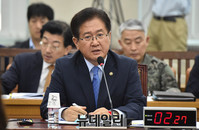 [포토] 질문에 답하는 서주석 국방부 차관