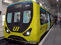 [포토] 출발준비하는 서울 경전철 '우이신설선'