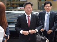 [포토] 고용노동부 자진 출석하는 김장겸