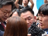 [포토] 김장겸 사장에게 항의하는 MBC기자