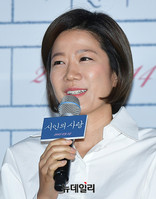 [포토] 시인아내로 스크린 복귀하는 배우 전혜진