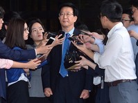 [포토] 검찰 출석하는 민병주 전 국정원 심리전단장