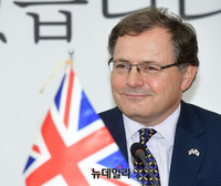 [포토] 국민의당 찾은 찰스 헤이 주한영국대사