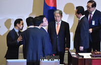 [포토] 의사진행 논의하는 여야4당 원내대표와 정세균 의장