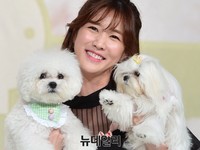 [포토] 이수경, 반려견과 행복한 미소