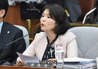 [포토] 김명수 대법원장 청문회, 의사진행 발언하는 전희경 의원