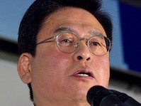 [포토] 전술핵재배치 국민보고대회, 발언하는 정우택