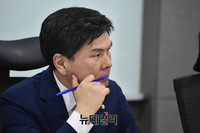 [포토] 가맹점 갑질 근절 정책간담회 참석한 지상욱 의원