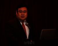 [포토] 연구발표하는 김강현 파이터치연구원 박사