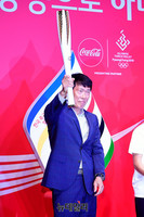 [포토] 평창올림픽 성환 든 차범근 전 감독