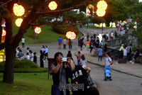 [포토] 해가지자 불 밝힌 유등과 축등