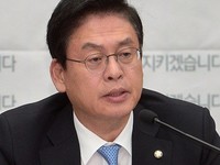 [포토] 국감대책회의, 발언하는 정우택