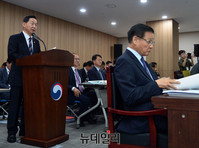 [포토] 업무보고 하는 김상곤