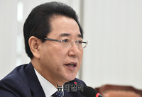 [포토] 질문에 답하는 김영록 농림축산식품부 장관