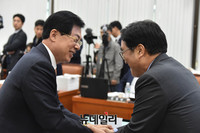 [포토] 농림축산식품해양수산위원회 찾은 우원식