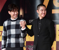 [포토] 손잡은 도경수-신하균