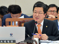 [포토] 기재위 국감, 답변하는 박춘섭 조달청장