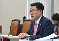 [포토] 질문에 답하는 남재철 기상청장