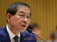 [포토] 서울시 국정감사, 답변하는 박원순 서울시장