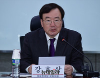 [포토] 공영방송 정치해방 토론회, 인사말하는 강효상